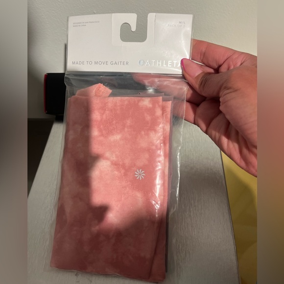 NWT: Athleta face covering double pack - Picture 5 of 7